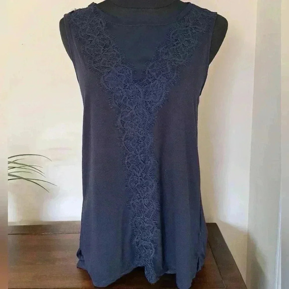 ❤️ Joe Fresh Sleeveless Top Navy Blue Lace  Trim Size Medium Sleeveless - Picture 1 of 8